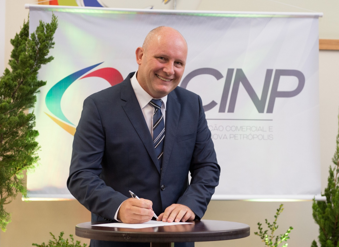 Jos Paulo Boelter  eleito novo presidente ACINP