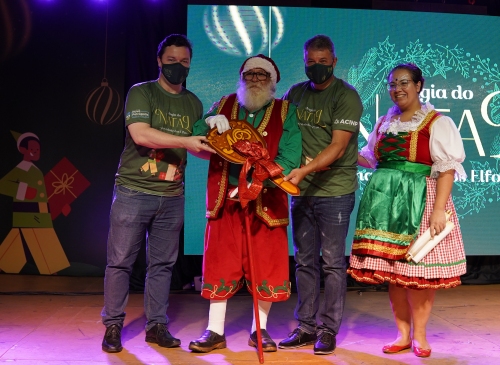 Nova Petrópolis dá adeus ao Papai Noel no encerramento da Magia do Natal