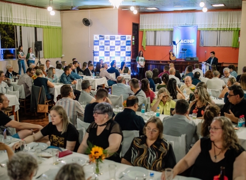 Foto-Reunio Jantar da ACINP rene associados em novo modelo