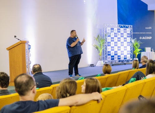 Foto-Posse da nova diretoria e homenagens marcam os 39 anos da ACINP